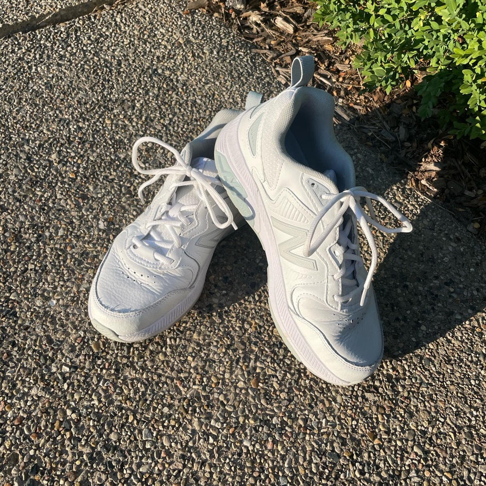 New Balance Women’s 857